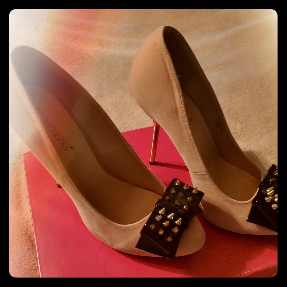 Shoe Dazzle, Bendy size 8, nude, great condition